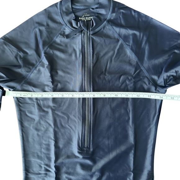 NEW J. CREW Active long-sleeve rash guard in navy blue UPF 50+ size small - Picture 5 of 10